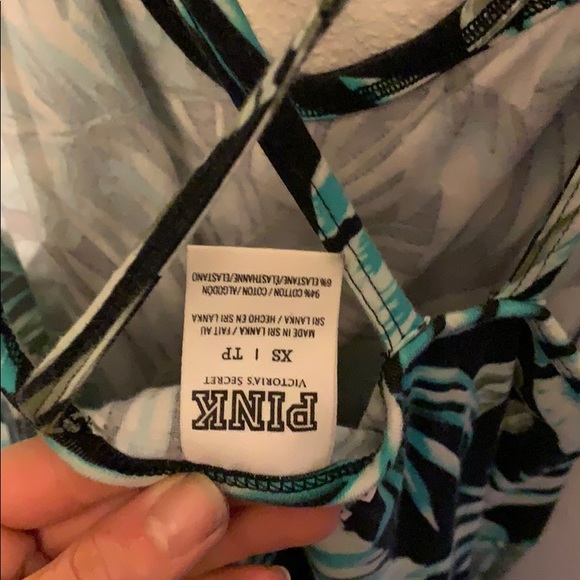 Black and teal Hawaiian styled pink dress - Picture 3 of 3